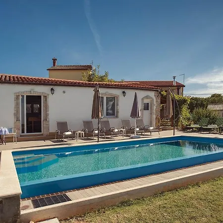 Preiswerte Und Schoene Mit Pool, Wlan, Terrasse Und Grill Barat (Rovinj)