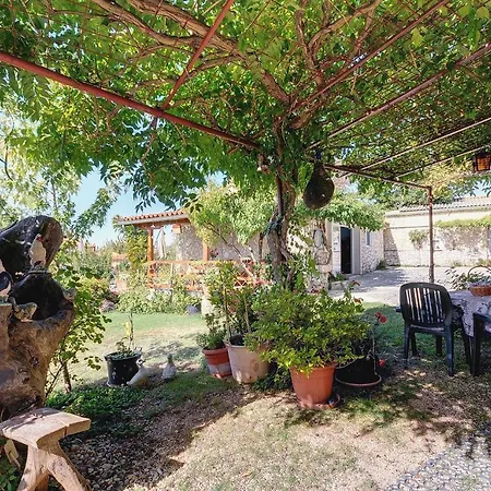 Apartment Preiswerte Und Schoene Mit Pool, Wlan, Terrasse Und Grill *