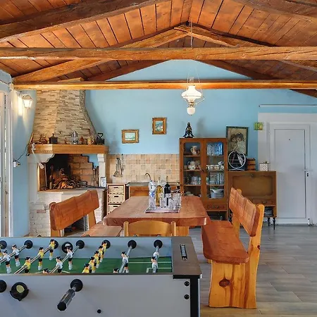 아파트 Preiswerte Und Schoene Mit Pool, Wlan, Terrasse Und Grill